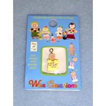 WC Baby Charm - Fair Skin - Yellow Outfit