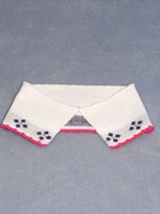 Collar- White Knit w/Blue Flowers