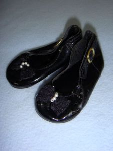 Shoe - Patent w/Lace Bow & Cutouts - 3 3/4" Black