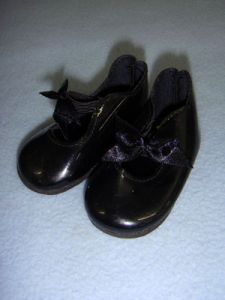 Shoe - Patent w/Ribbon Bow - 3 1/4" Black