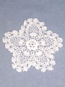 lDoily - Pineapple - 6" White